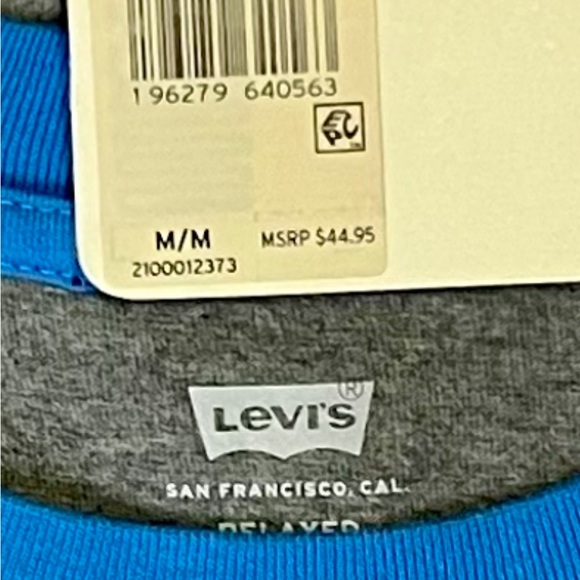 😎👕NWT Levi’s Two tone Blue & Gray Long Sleeve T-Shirt Size US Medium 👕😎 - Picture 2 of 11